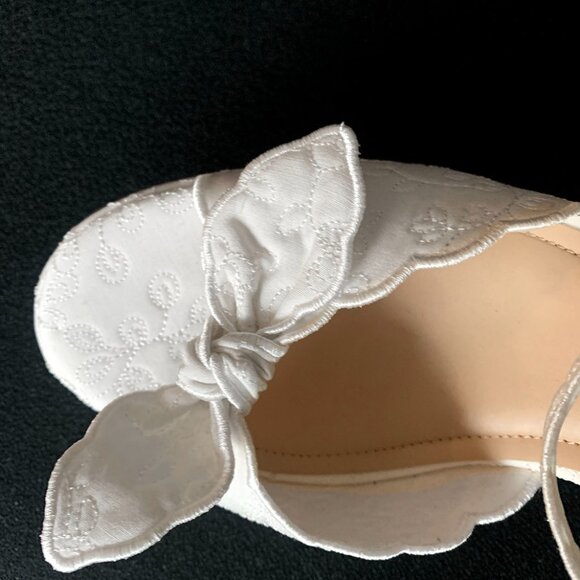 On 34th Women's "Stanciaa" White Embroidered Platform Dress Sandals Size: 9M - Picture 4 of 9